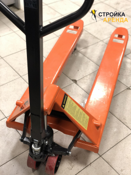  в прокат в Воткинске. У нас лучшая цена за сутки! Возможность взять в аренду с выгодной скидкой до 40% при экспресс доставке 24/7. И помните, ночью стоимость еще дешевле на 30%! #арендапрокат #виброплита #выгодно