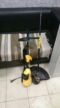 Триммер CHAMPION ET1200A по выгодной цене в Воткинске. Надежное качество и лучшие условия ждут вас.