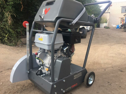  в прокат в Воткинске. У нас лучшая цена за сутки! Возможность взять в аренду с выгодной скидкой до 40% при экспресс доставке 24/7. И помните, ночью стоимость еще дешевле на 30%! #арендапрокат #виброплита #выгодно